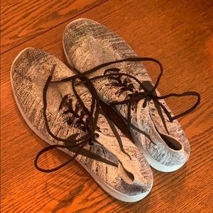 - Men’s Nike free run flyknit